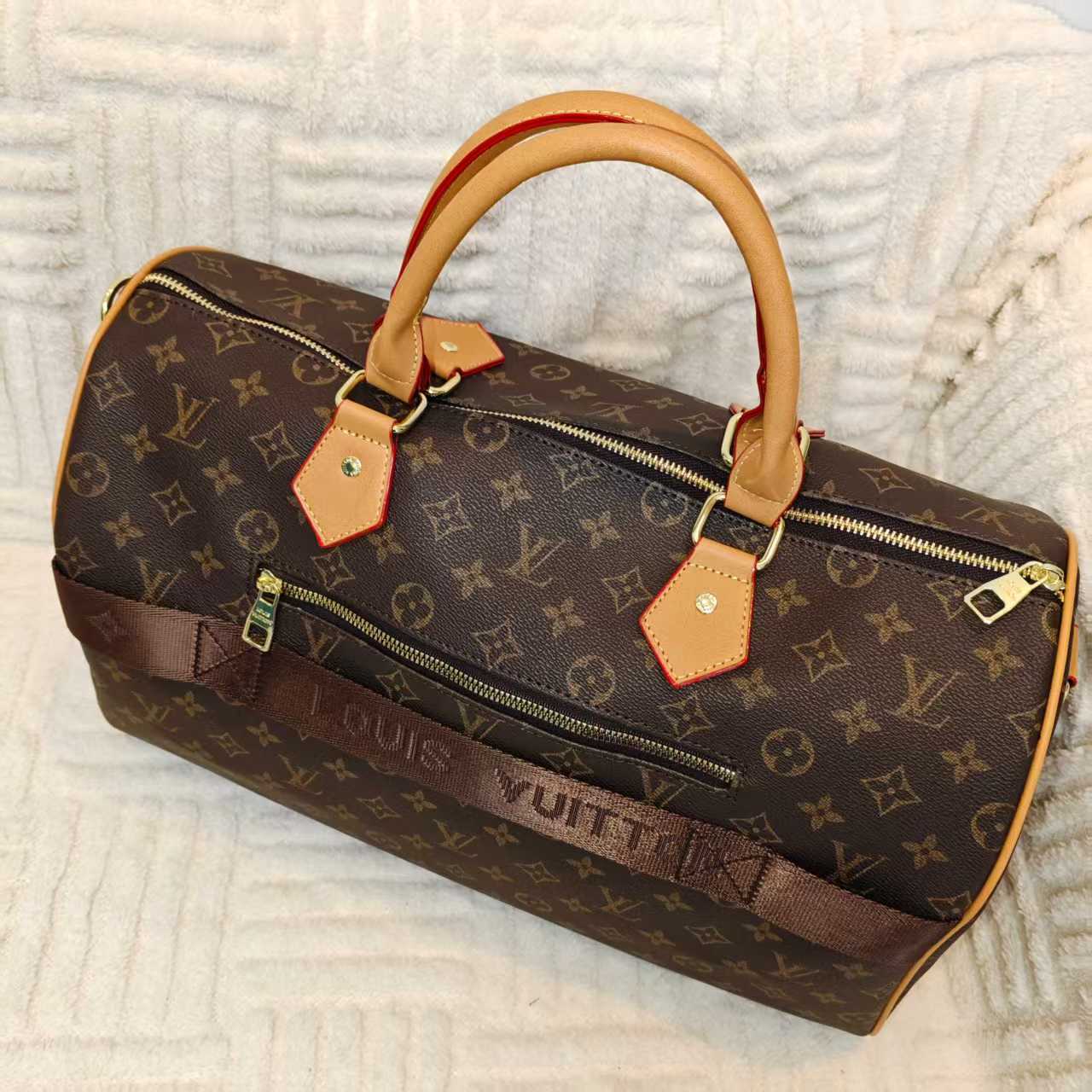 PRE-ORDER Duffle bag