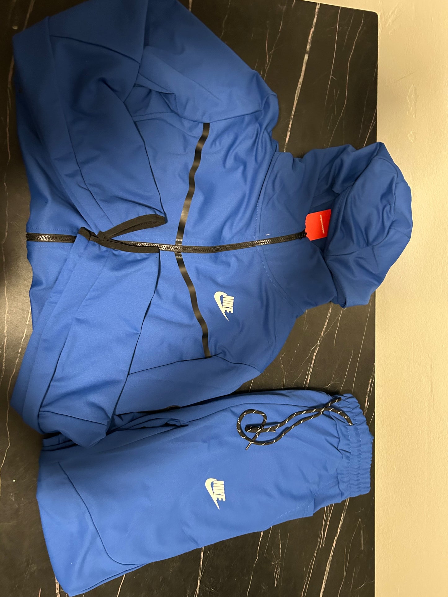 PRE-ORDER men’s tech set