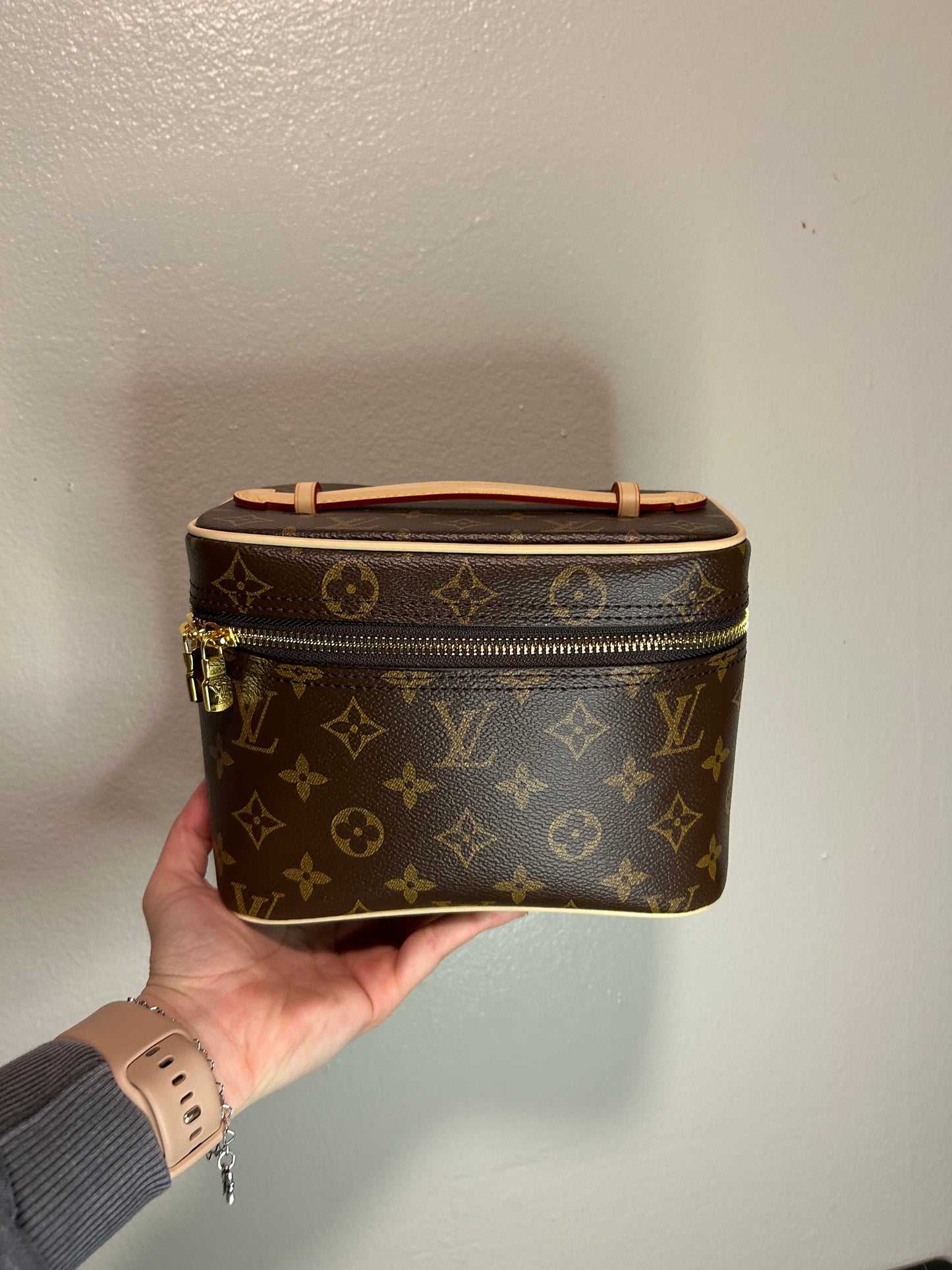 PRE-ORDER makeup bag 1/1