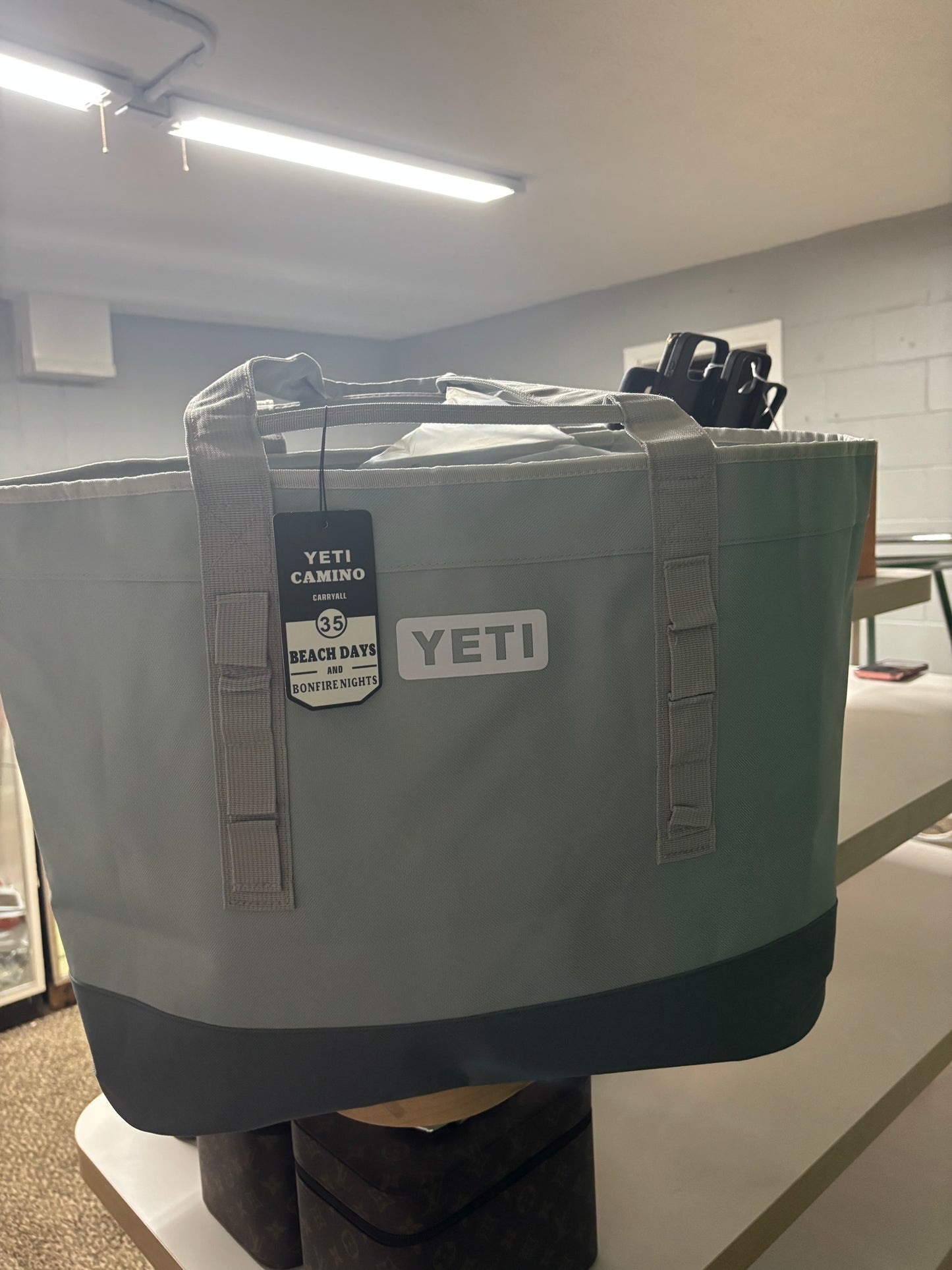 PRE-ORDER cooler 35L