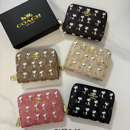 Coach snoopy wallet