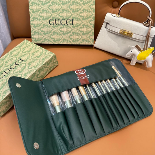 Gucci makeupbrush set & case