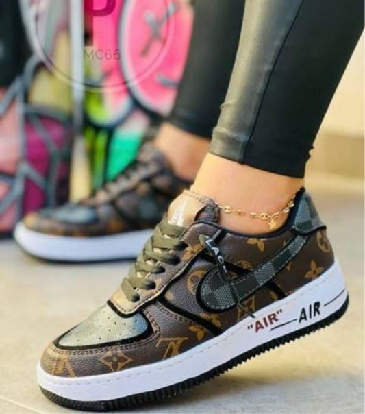 Women’s black/grey LV dunks