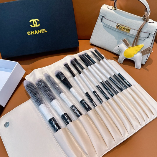 White Chanel makeupbrush set & case