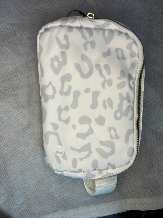 White cheeah Lulu beltbag