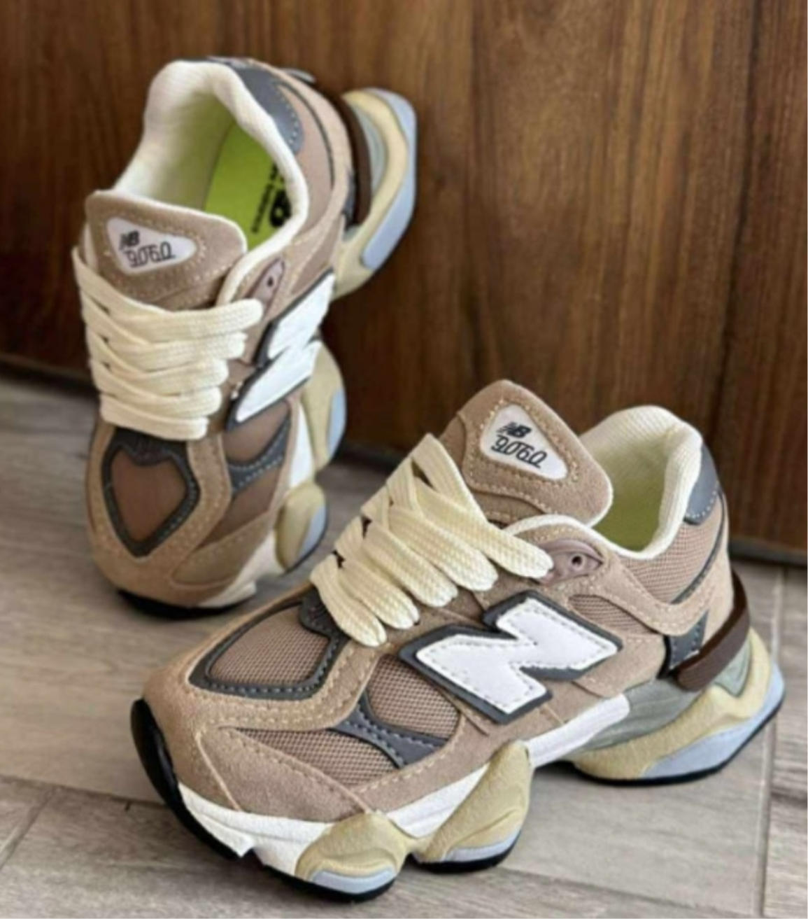 Kids brown/white/beige NB