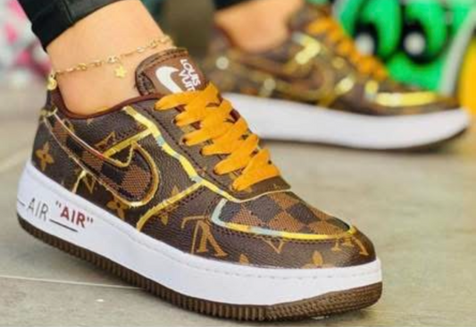 Women’s brown/yellow LV dunks