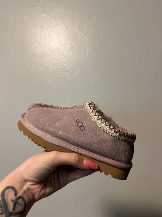 PRE-ORDER kid slippers