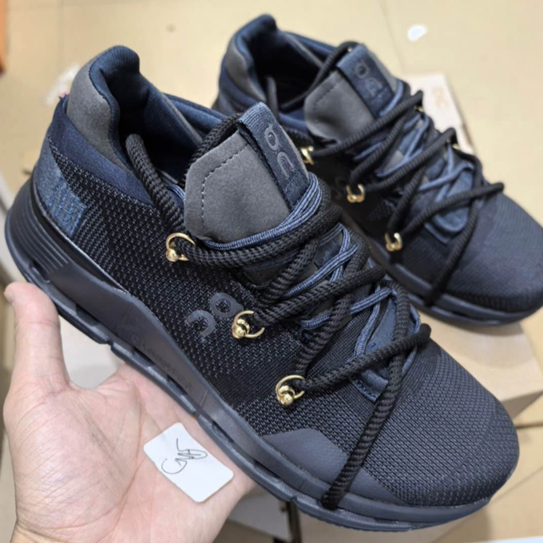 Womens Black Onclouds