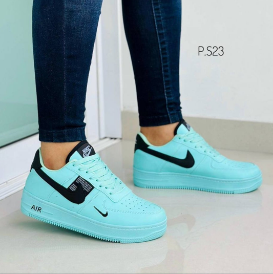 Womens nike baby blue/black