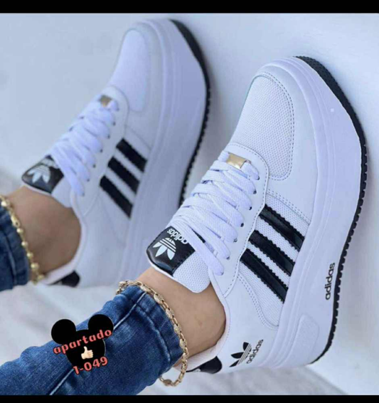 Womens white/black Adidas