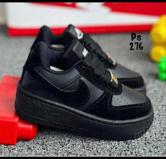 Kids black nike