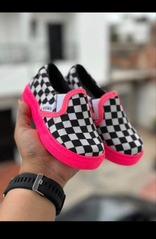 Womens checkered/hot pink vans