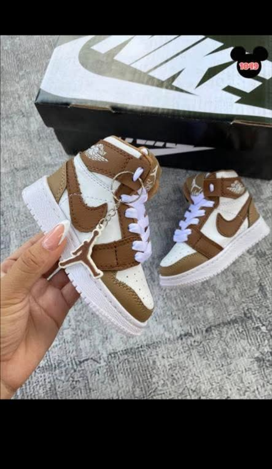 Kids brown nike