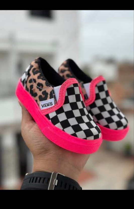 Womens checkered/cheetah/pink