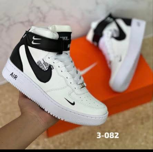 Womens white/ black nike