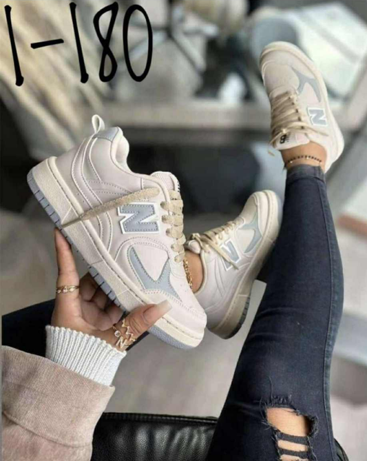 Womens white/ grey new balance