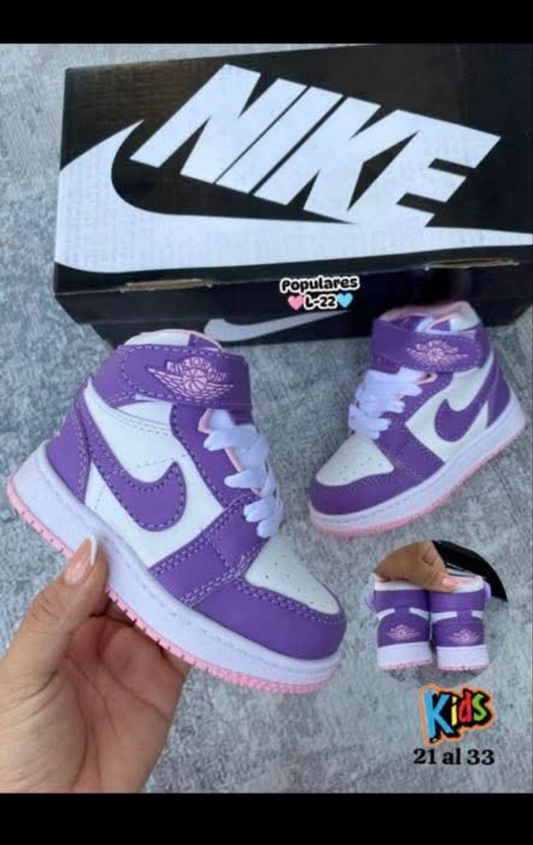 Womens purple/white nike