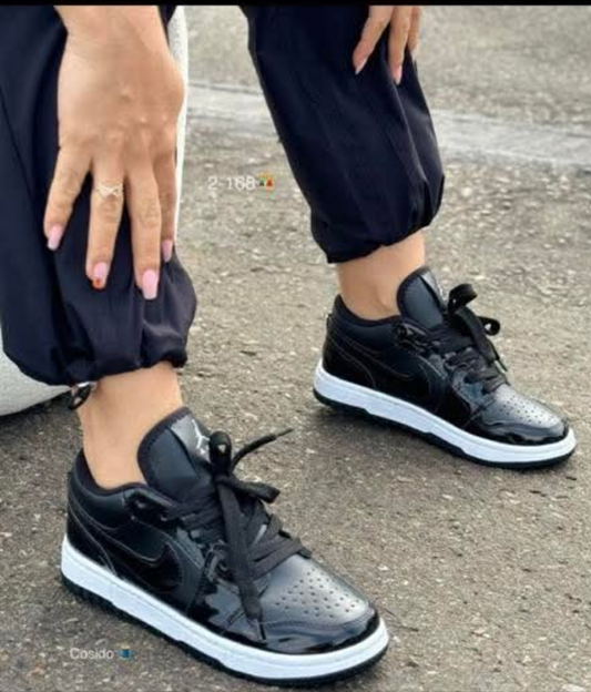 Mens shiny black nike