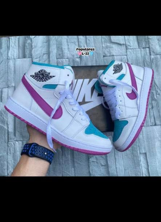 Womens white/prpl/teal nike
