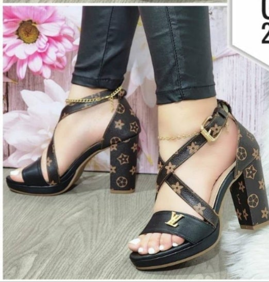 Womens LV heels brown/black