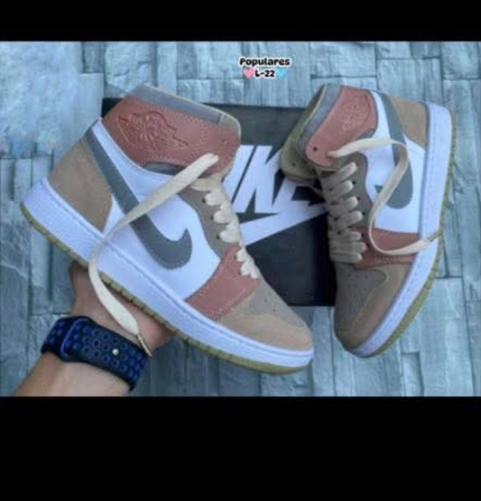 Womens rust/brown/grey nike