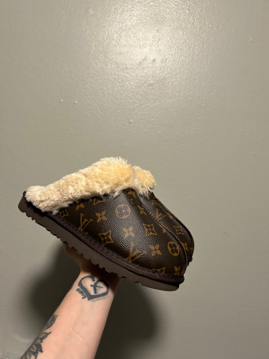 PRE-ORDER womens slippers