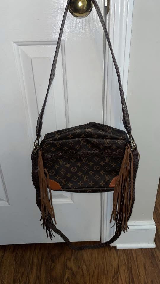 PRE-ORDER fringe crossbody