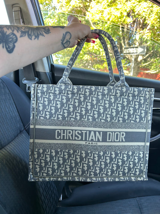 PRE-ORDER medium tote