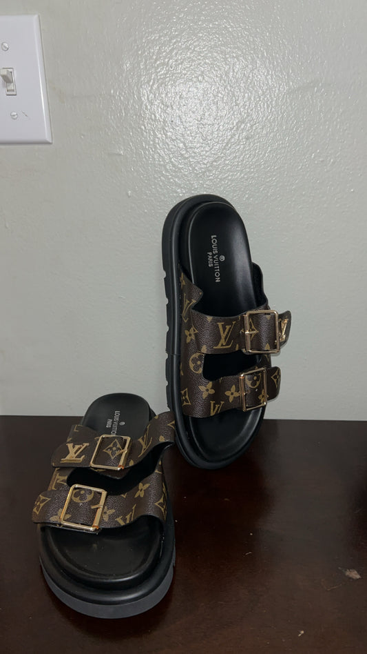 PRE-ORDER Womens sandals