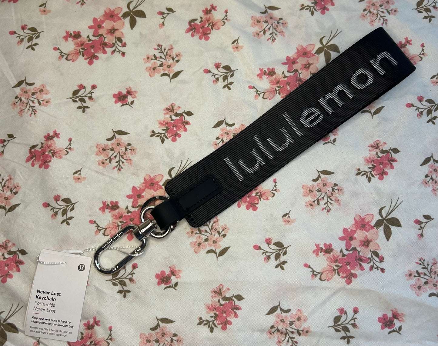 PRE-ORDER lulu keychain