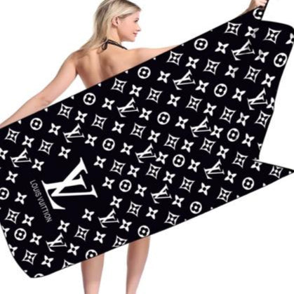 Black & white lv towel