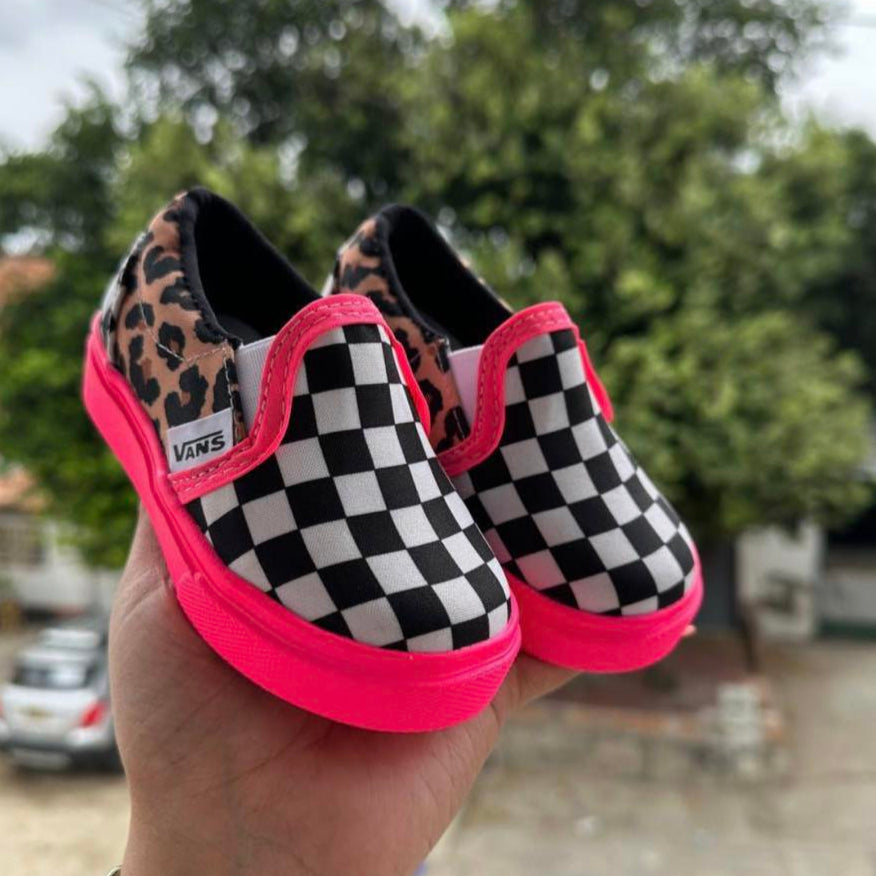 ADULTS Cheetah vans