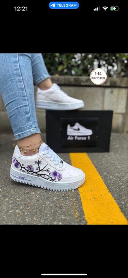 Womens purple flower nike