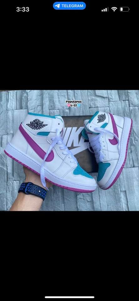 Kids white/prpl/teal nike