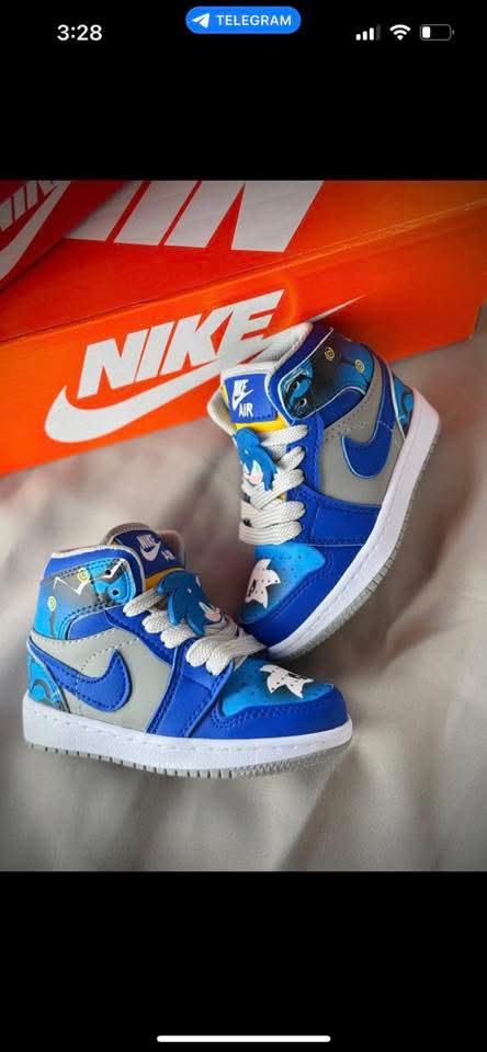 Kids sonic nikes
